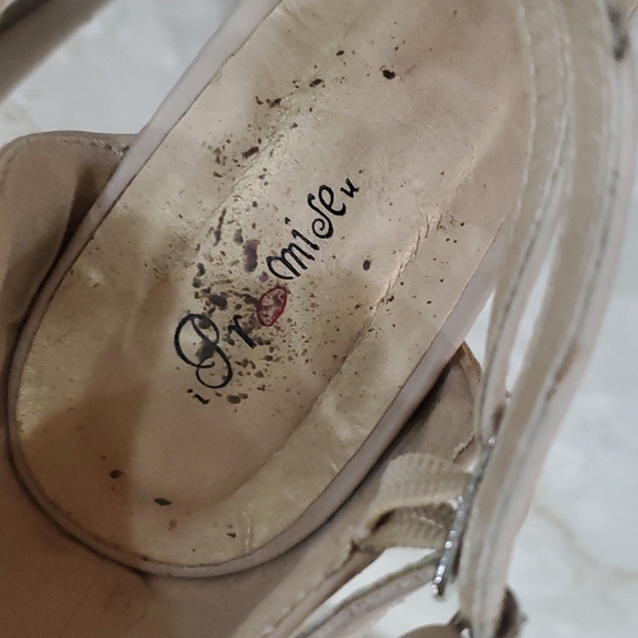 Promise platform shoes size 6 - Picture 14 of 14